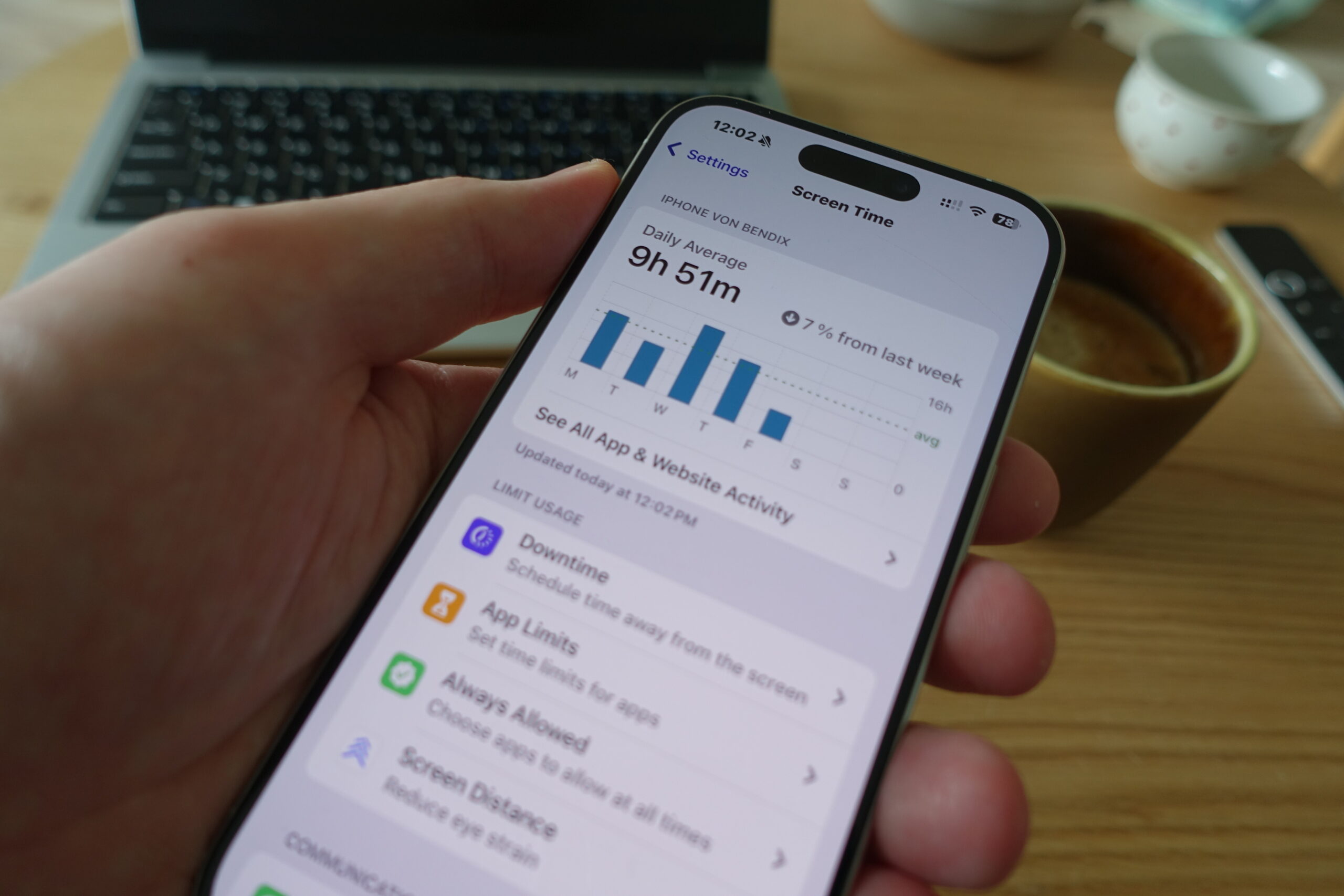 Optimizing screen settings for comfort